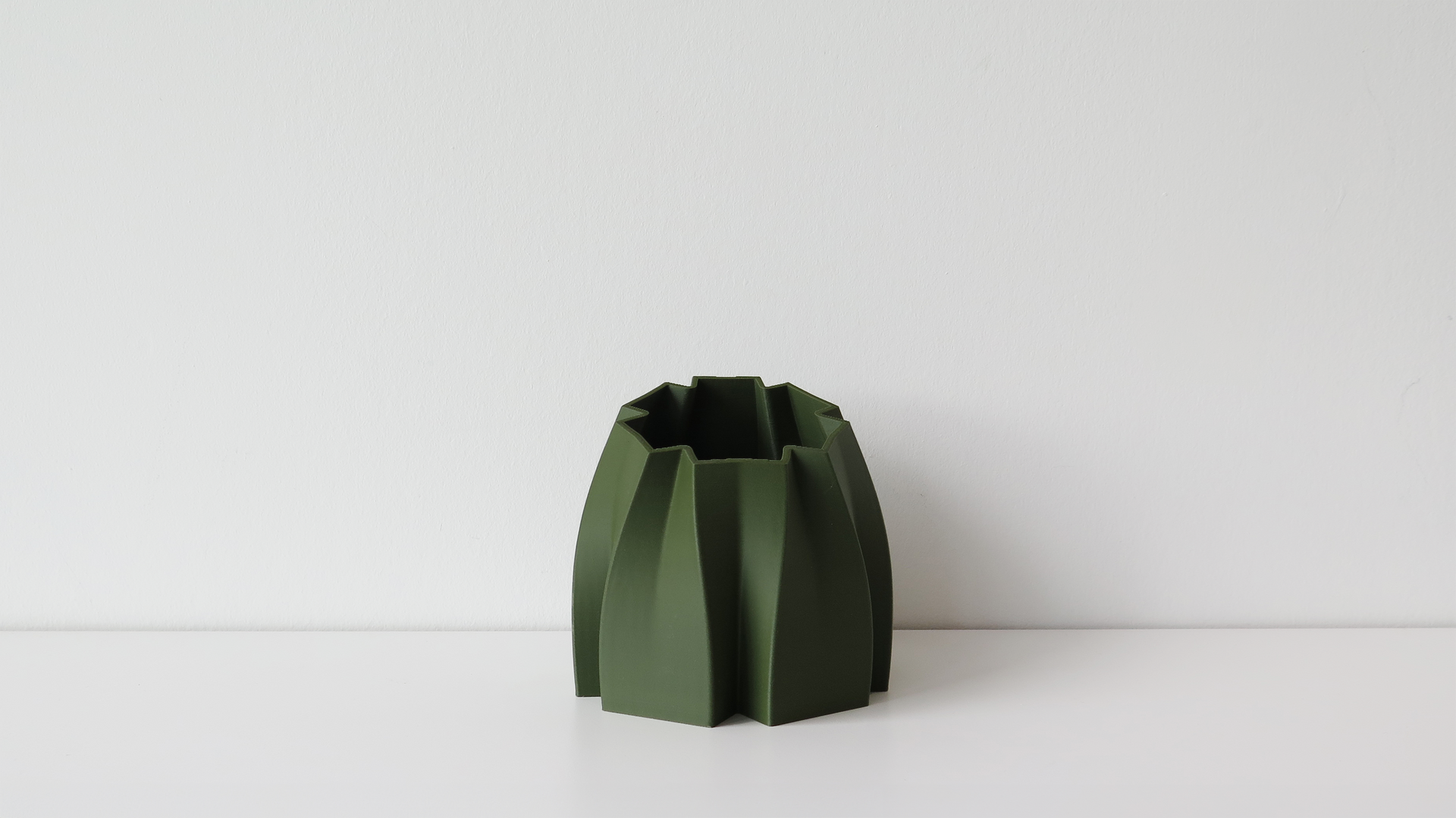 Eco-friendly Flake Series Small Planter by OBJ STUDIO, 3D-printed from plant-based PLA for sustainable living and interiors.