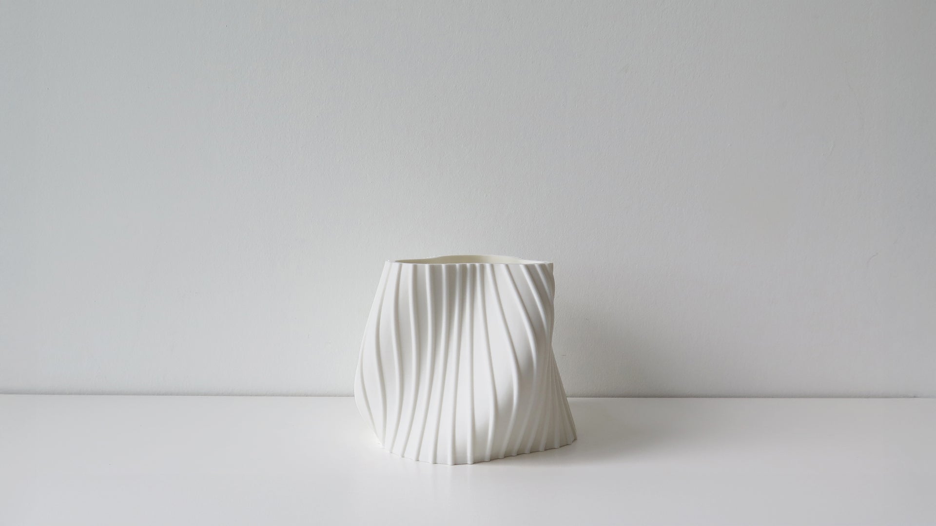 OBJ STUDIO Fluid Series Small Planter, 3D-printed from sustainable PLA with flowing minimalist design, eco-friendly décor for plants and contemporary interiors.