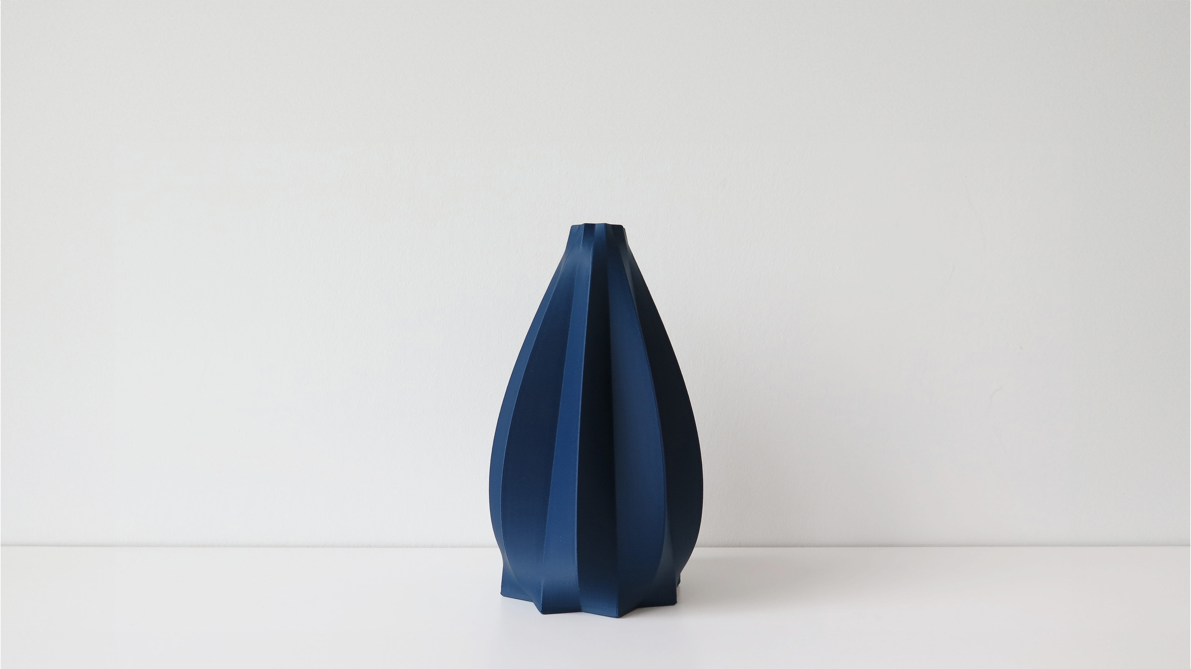 OBJ STUDIO Cao Series Medium Vase, 3D-printed from sustainable PLA with minimalist architectural design, eco-friendly statement décor for modern interiors.